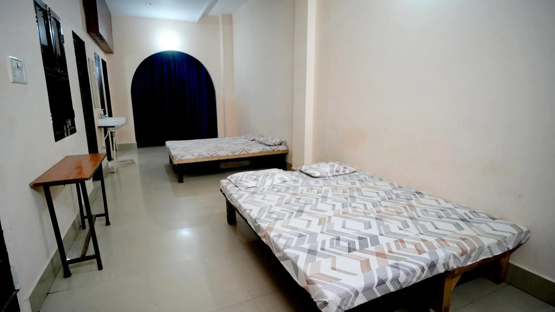 Hostel Banaras Gully House 500 Ft From The Ghats Varanasi