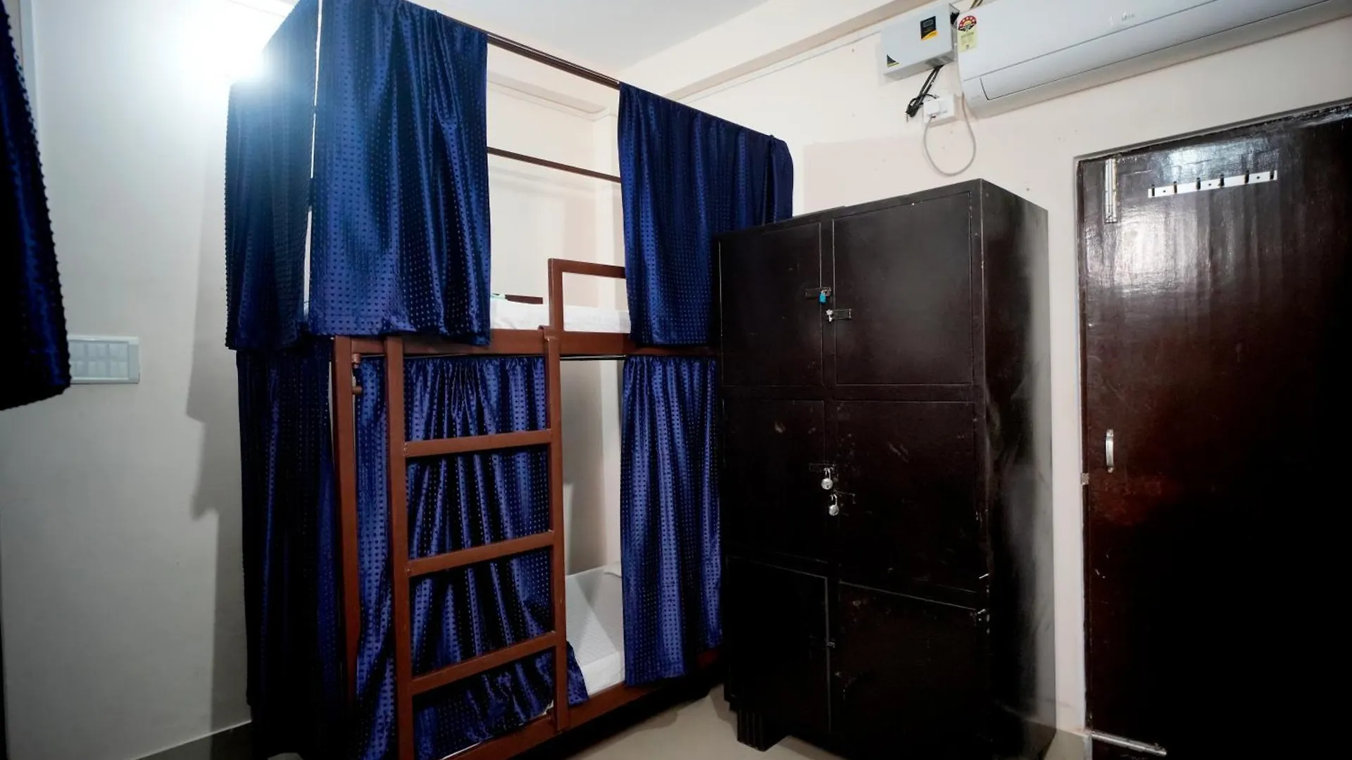 Banaras Gully House 500 Ft From The Ghats Varanasi Hostel