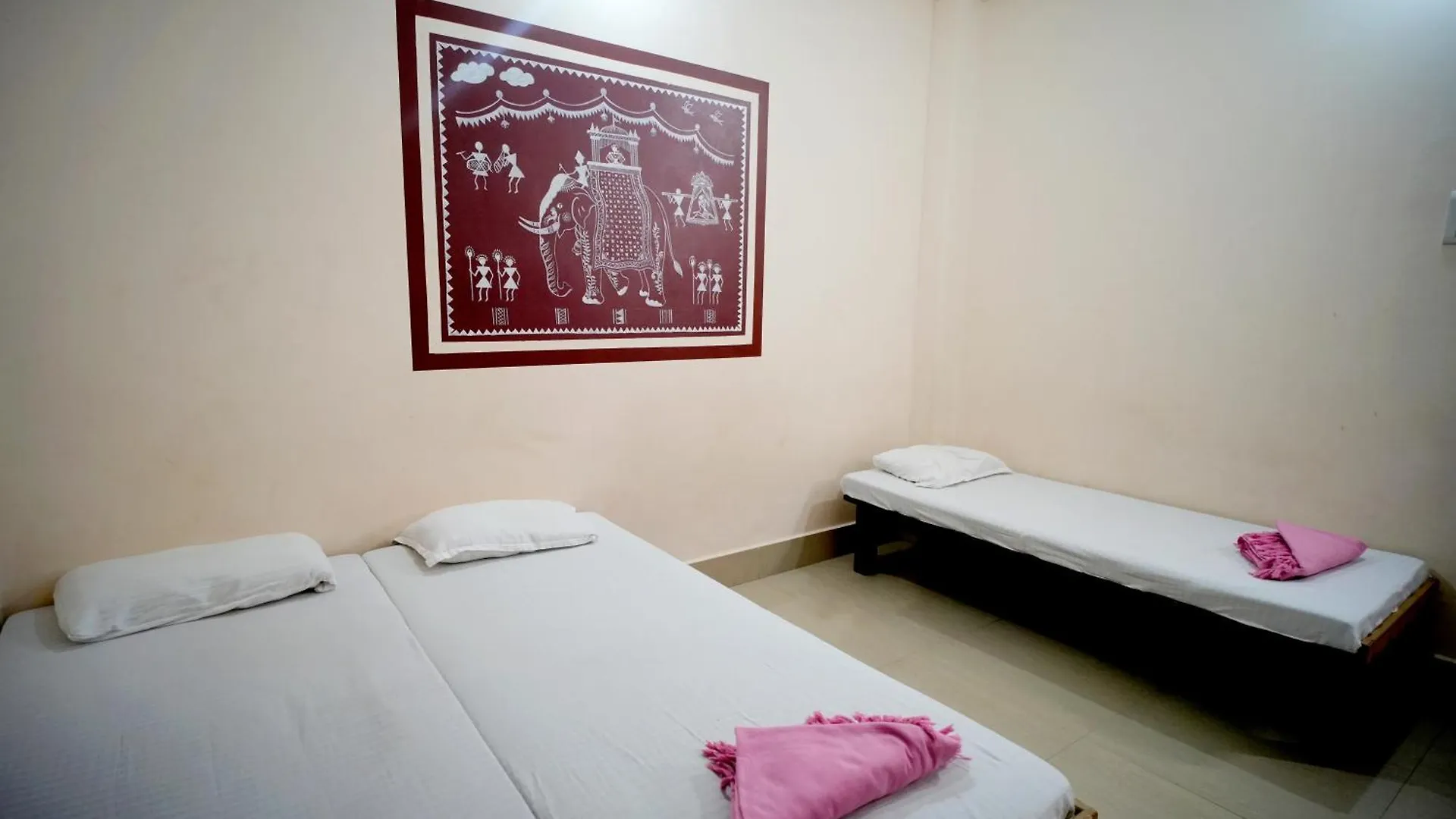 Banaras Gully House 500 Ft From The Ghats Varanasi Hostel
