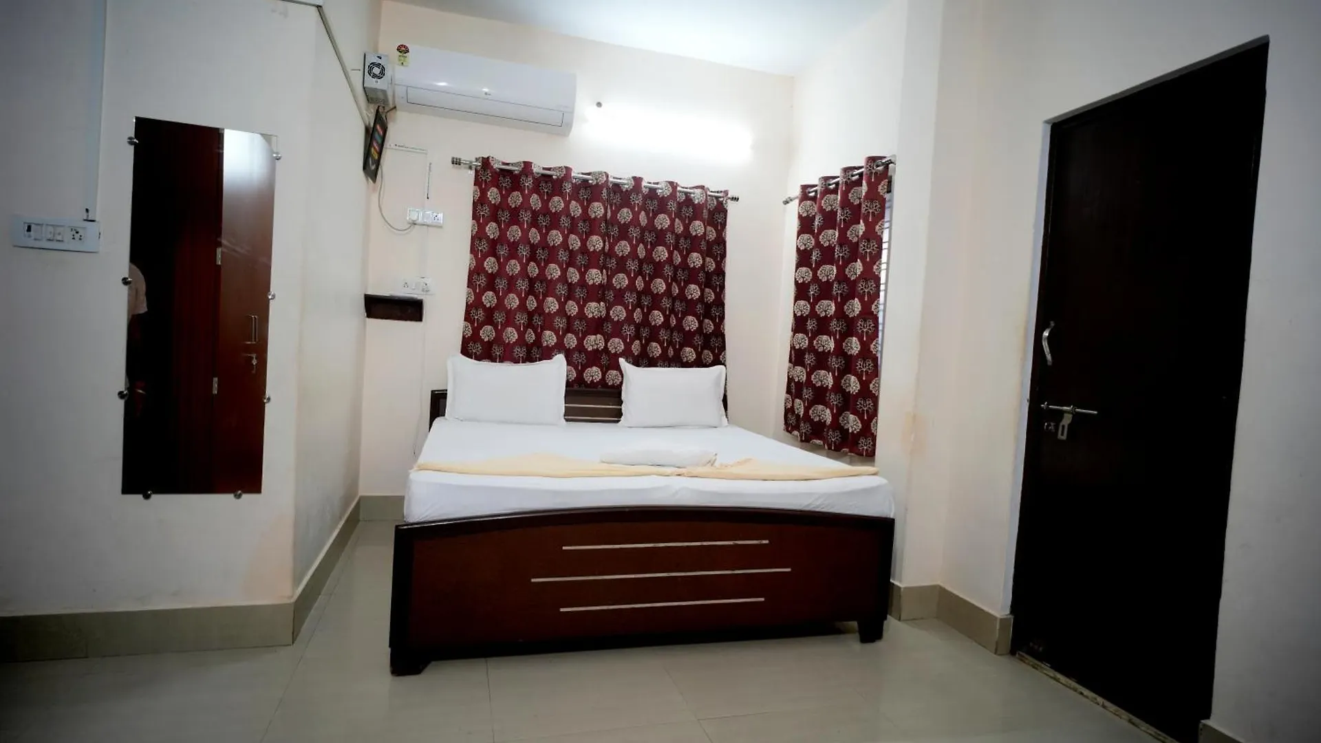 Banaras Gully House 500 Ft From The Ghats Varanasi India
