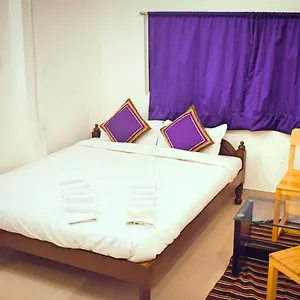  Hostel Hog